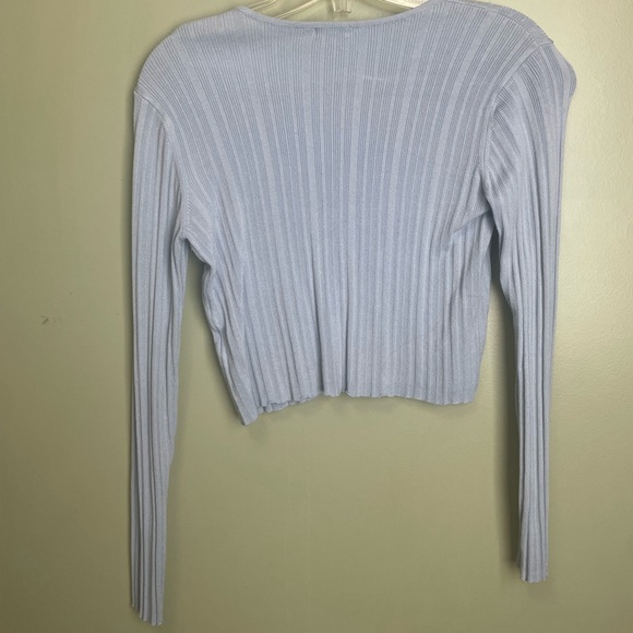 Flattering Shirts - Picture 6 of 9